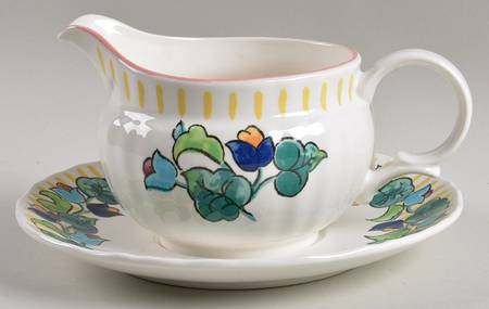 Manorville Gravy Boat & Underplate