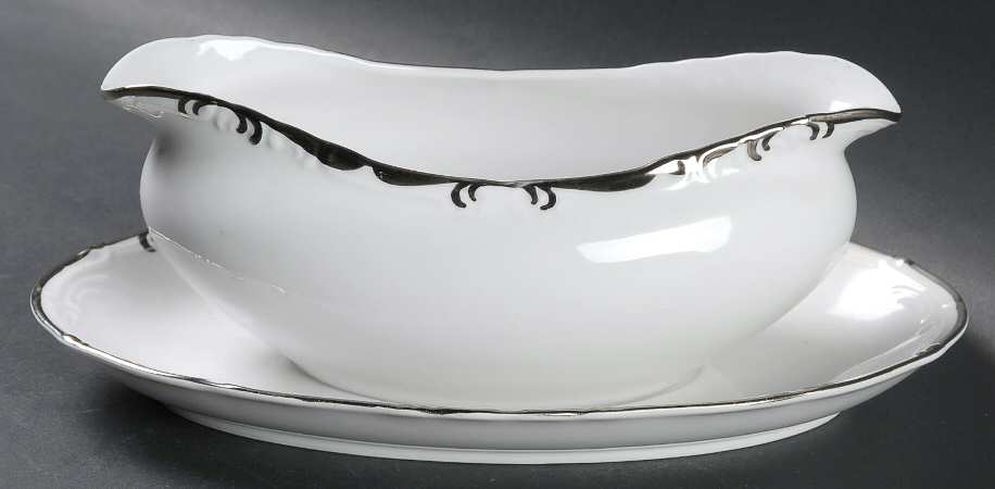 Marlboro Gravy Boat with Attached Underplate