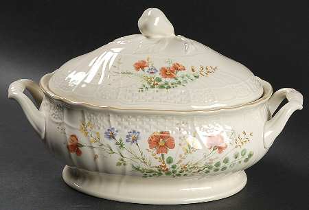 Margaux Oval Tureen & Lid