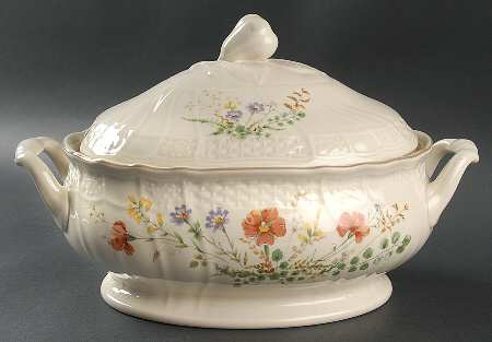 Margaux Oval Tureen & Lid