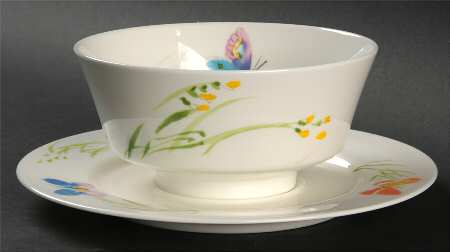 Mariposa Gravy Boat with Attached Underplate