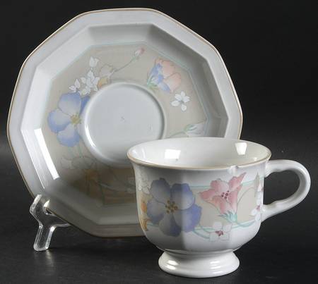 Marika Footed Cup & Saucer Set