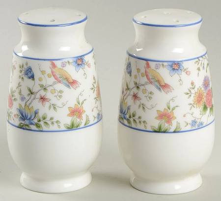 Marlboro Salt & Pepper Set