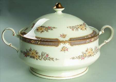 Marquis Round Covered Vegetable