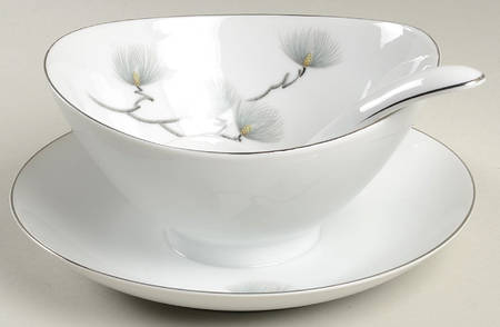 Ma-tsu Gravy Boat Attached Underplate & Ladle