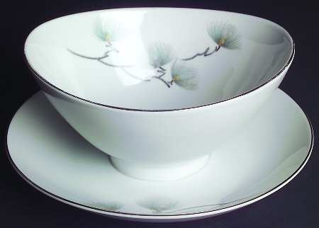Ma-tsu Gravy Boat with Attached Underplate