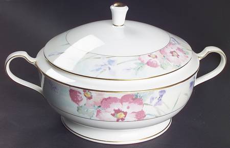 Matisse Round Covered Vegetable
