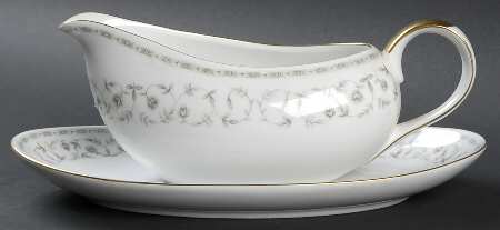 Maywood Gravy Boat & Underplate/Relish