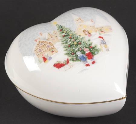 Merry Christmas Heart Shape Box & Lid