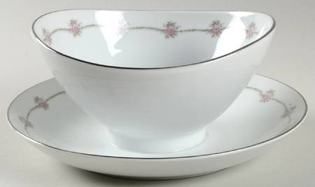 Melinda Gravy Boat with Attached Underplate