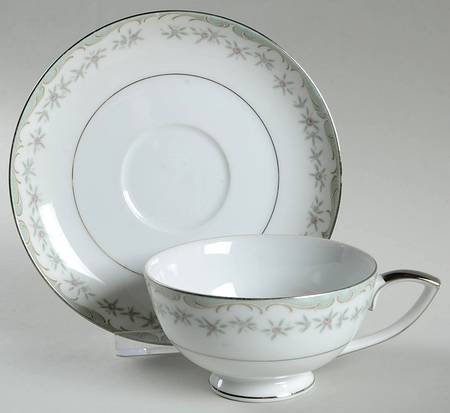 Melville Footed Cup & Saucer Set