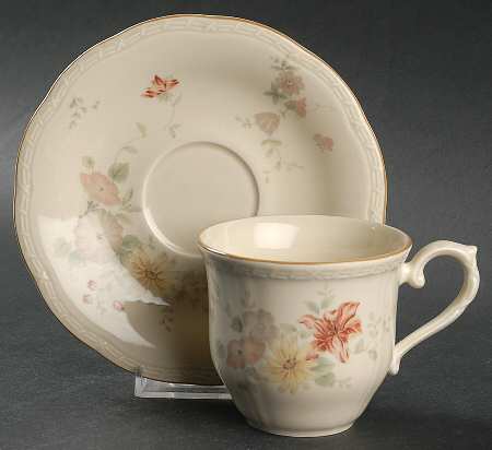 Merrie Flat Cup & Saucer Set