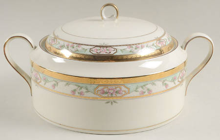 Merrick 2.5 Qt Round Covered Casserole