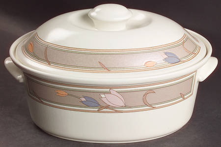 Meadow Sun 1.75 Quart Oval Covered Casserole
