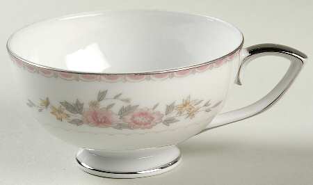 Mikado Footed Cup
