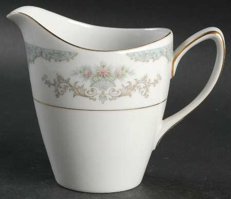 Minuet Creamer