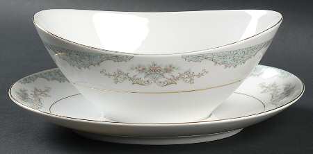 Minuet Gravy Boat with Attached Underplate