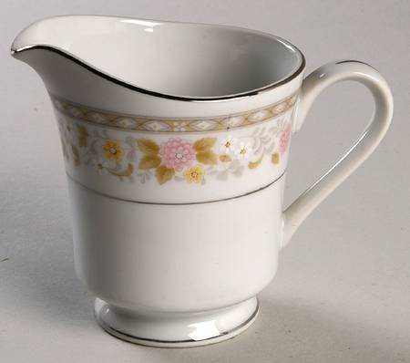 Minuet Creamer