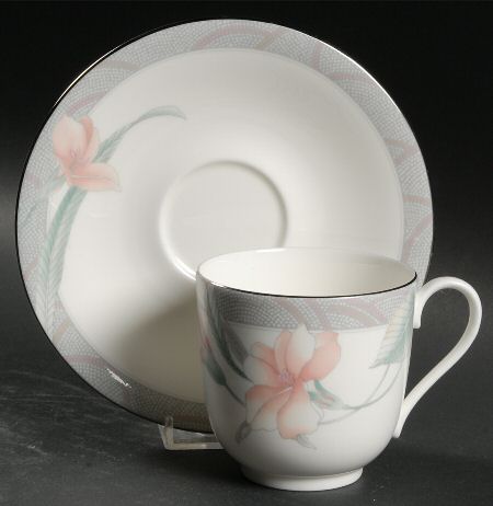 Mirabelle Footed Cup & Saucer Set