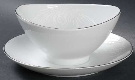 Misty Gravy Boat with Attached Underplate