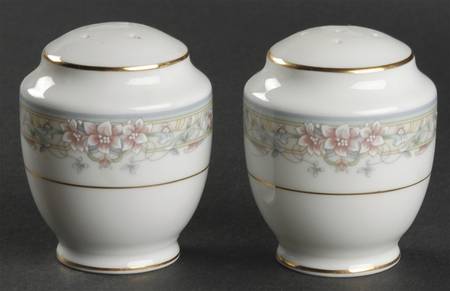 Mornay Salt & Pepper Set