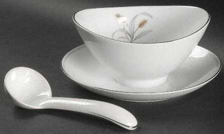 Myra Gravy Boat Attached Underplate & Ladle