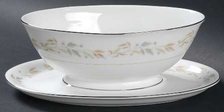 Myrna Gravy Boat with Attached Underplate