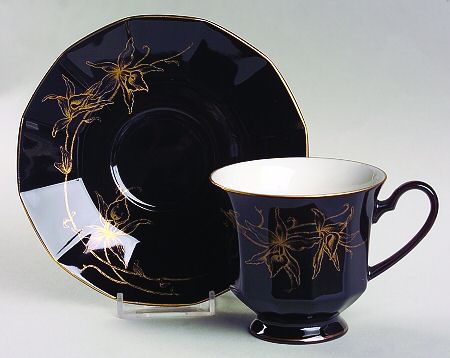 Mystique Footed Cup & Saucer Set