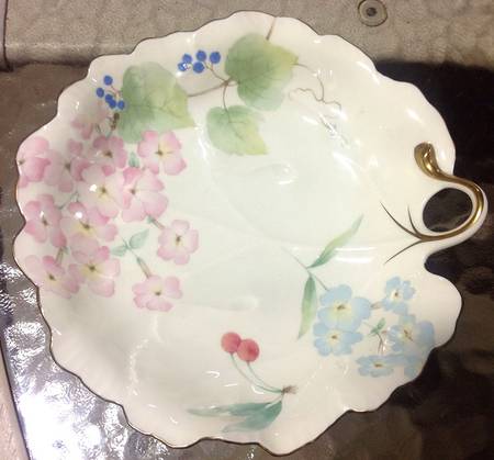Nature's Garden 7" Leaf Dish
