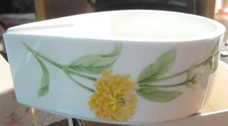 Nature's Garden 5" Ashtray