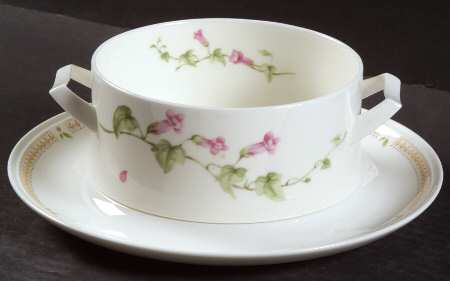 Nature's Garden Gravy Boat & Underplate