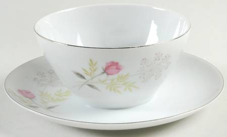 Nancy Gravy Boat with Attached Underplate