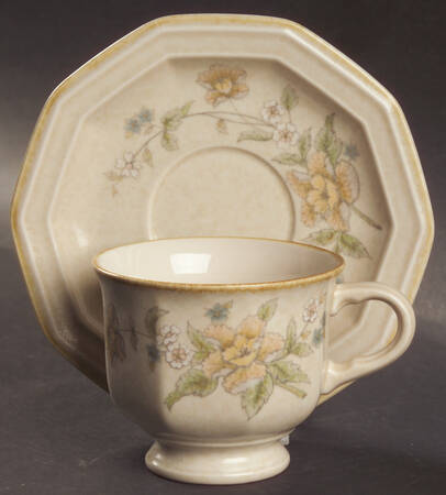 Napoli Footed Cup & Saucer Set