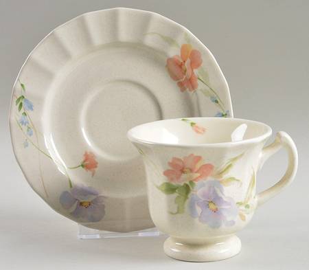 Nice & Easy Footed Cup & Saucer Set