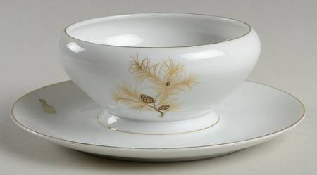 Nikko Gravy Boat with Attached Underplate