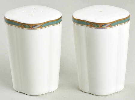Noblesse Salt & Pepper Set