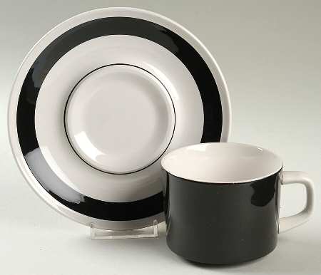 Noir Flat Cup & Saucer Set