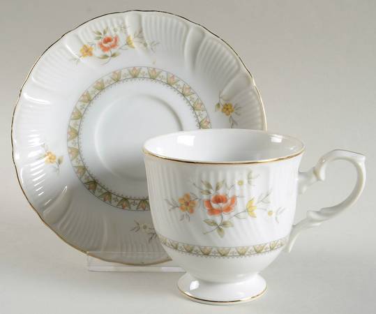 Odessa Footed Cup & Saucer Set