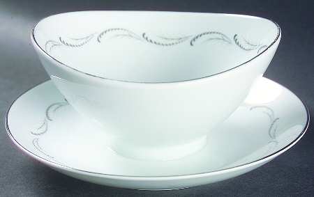 Odette Gravy Boat with Attached Underplate