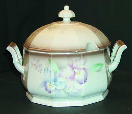 Orchids 2 Qt Round Covered Casserole