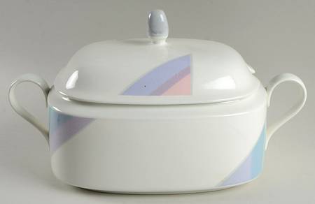 Par Four Tureen &  Lid