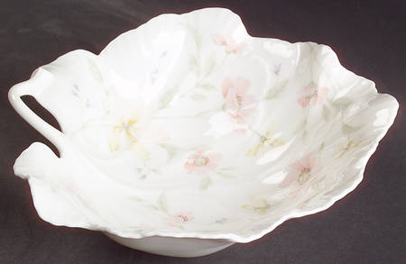Pastel Garden 7" Leaf Dish