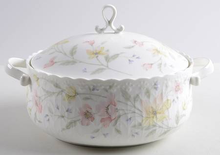 Pastel Garden Oval Covered Vegetable