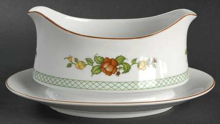 Pavillion Gravy Boat with Attached Underplate