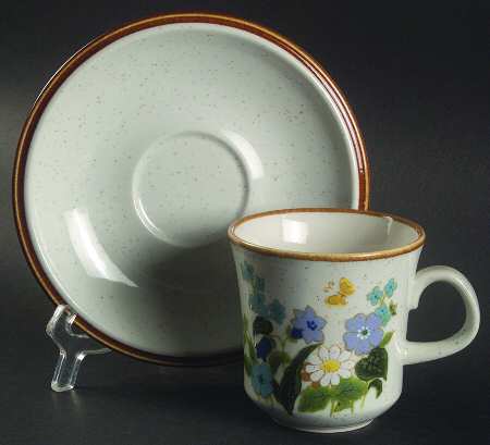 Petit Fleur Flat Cup & Saucer Set