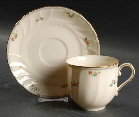 Petit Fleur Flat Cup & Saucer Set