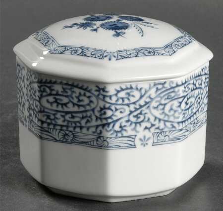 Peking Sugar Bowl & Lid