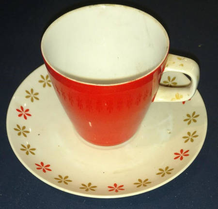 Pepper Flat Cup & Saucer Set