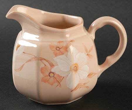 Petal Puff Creamer