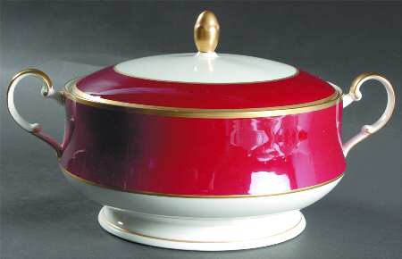 Persian Red Round Covered Vegetable